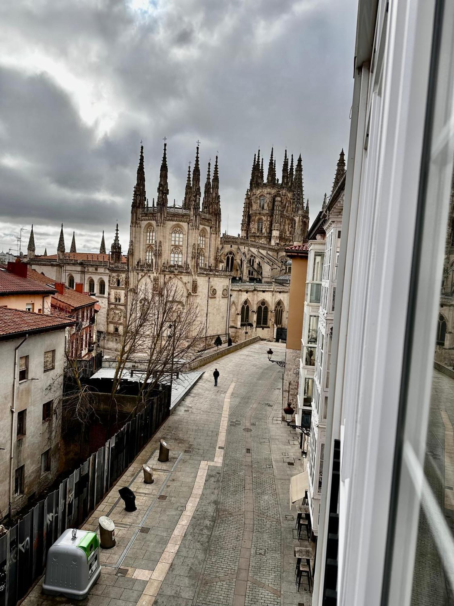 Atuaire Home Vista Catedral De Burgo Exterior foto